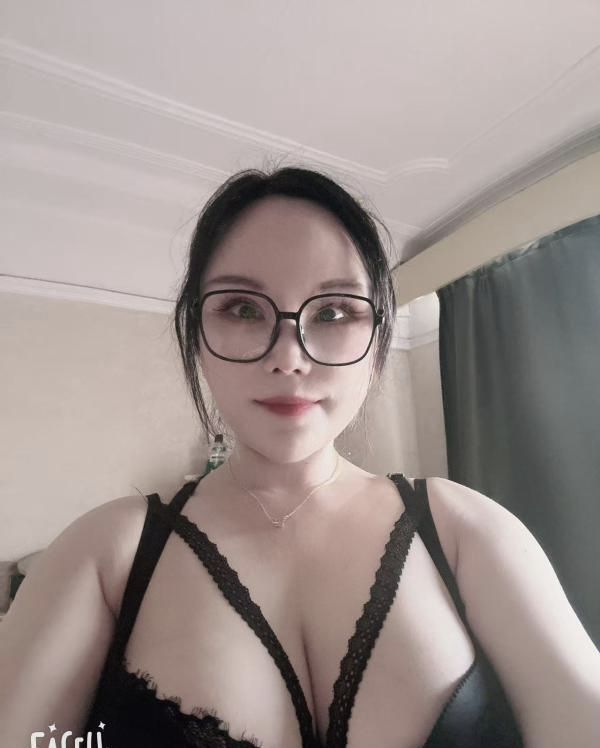 杨浦大奶茜茜