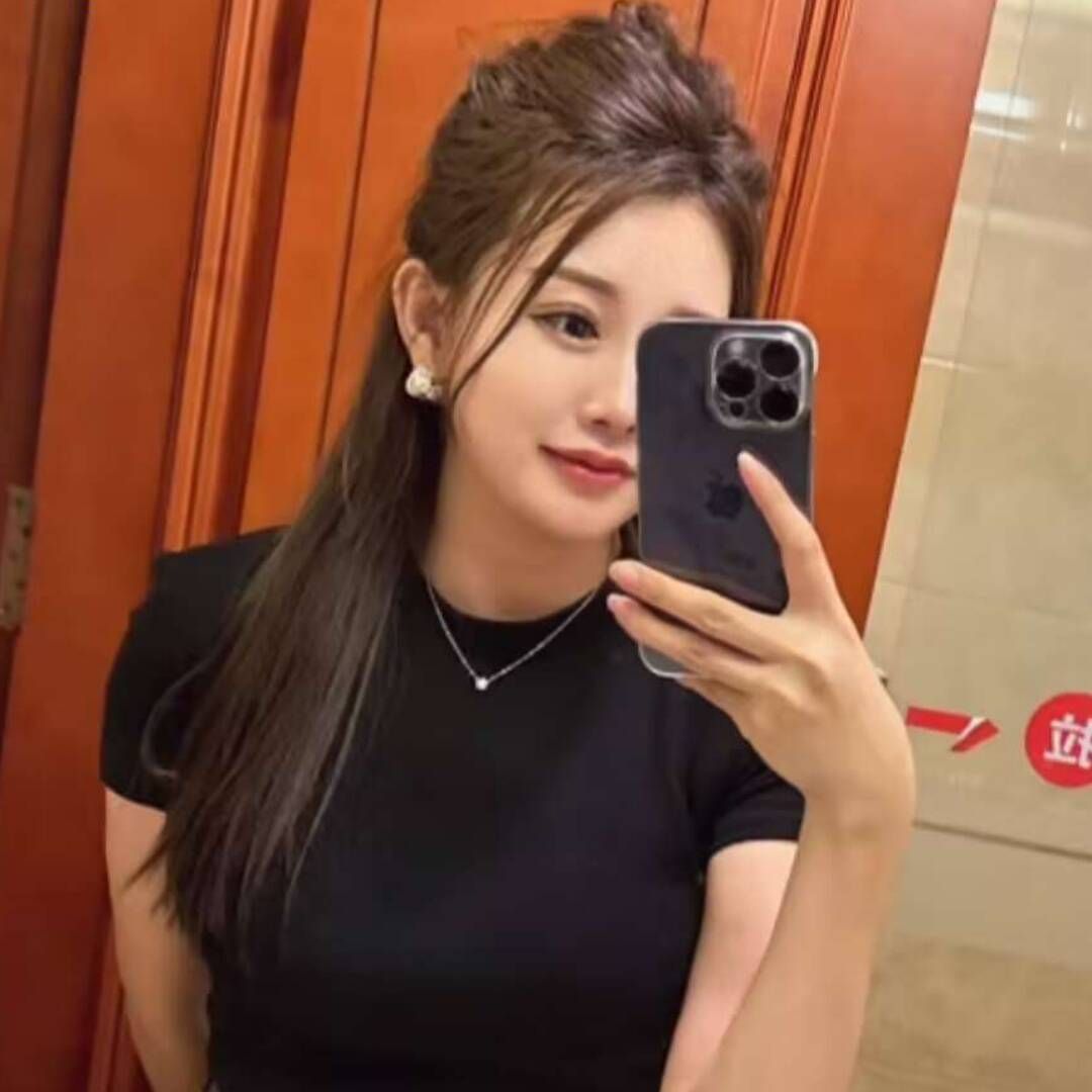 活泼的甜甜小可爱