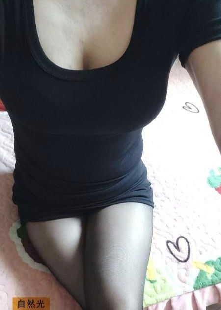 天津黑丝小骚逼