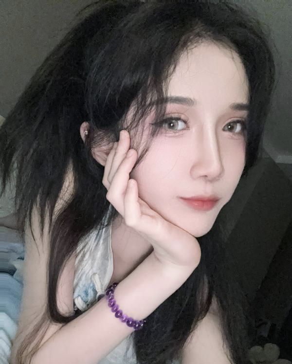 河东大胸美女